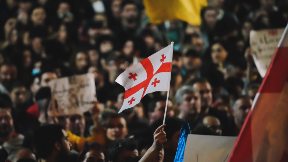 Shutterstock 2465945789