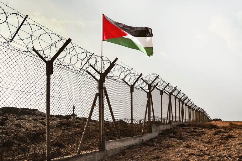 Shutterstock 2387577123